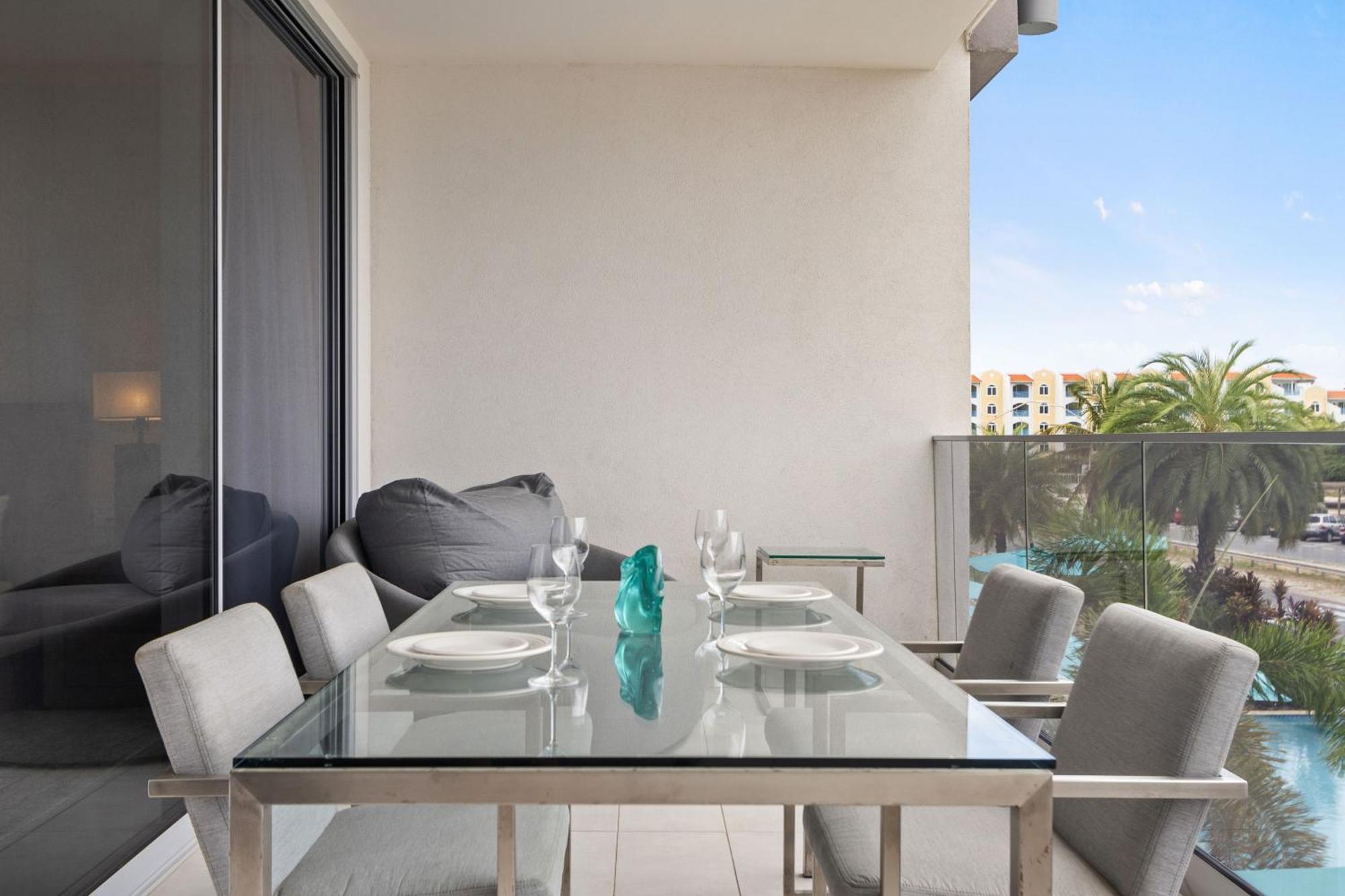 O Condominium Beachfront Residences, By Bocobay Aruba 팜비치 외부 사진