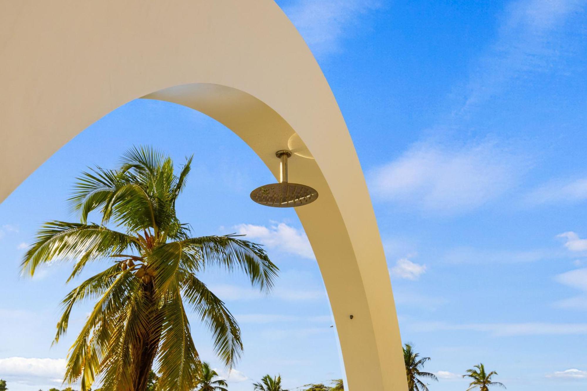 O Condominium Beachfront Residences, By Bocobay Aruba 팜비치 외부 사진