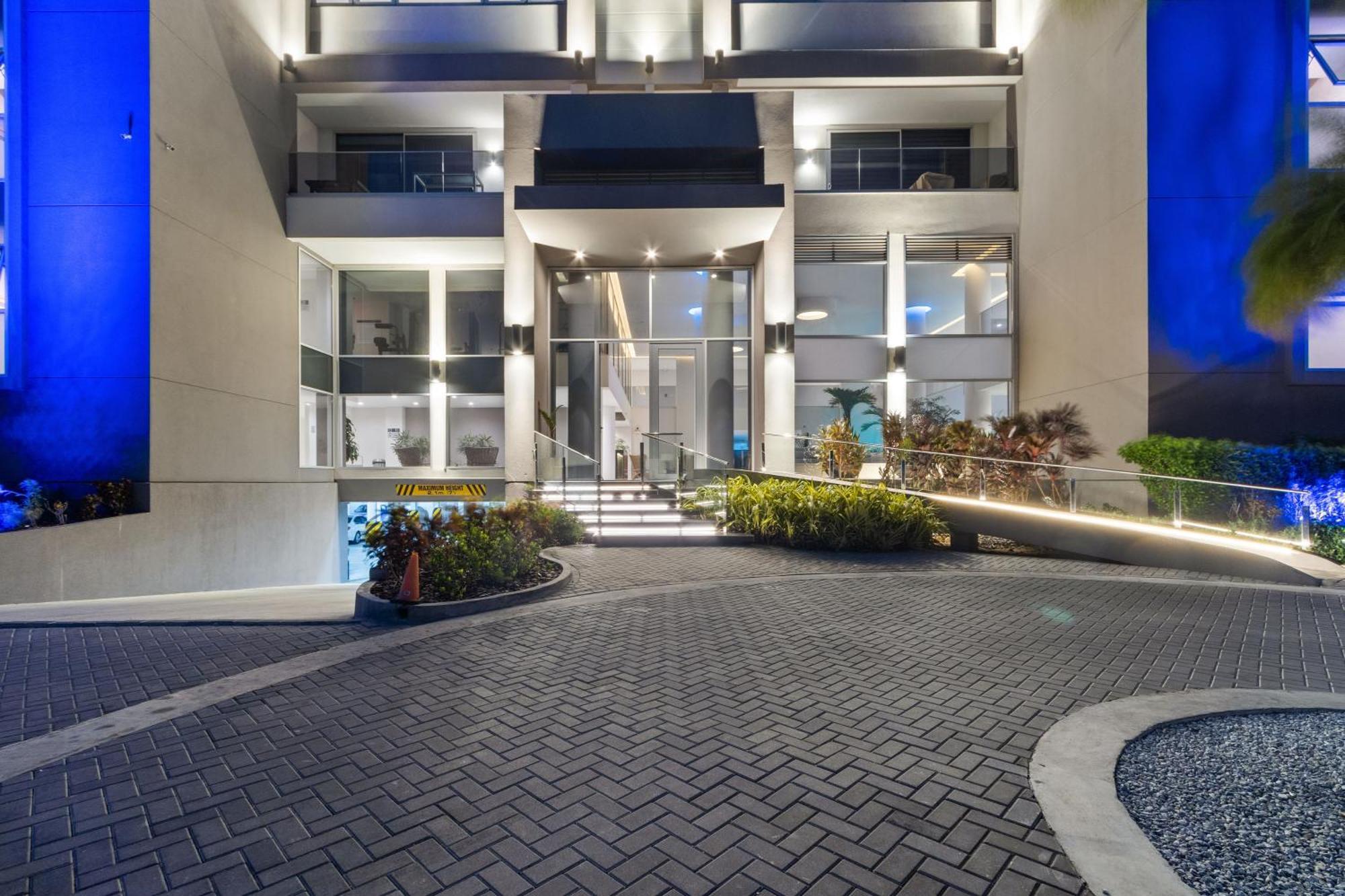O Condominium Beachfront Residences, By Bocobay Aruba 팜비치 외부 사진