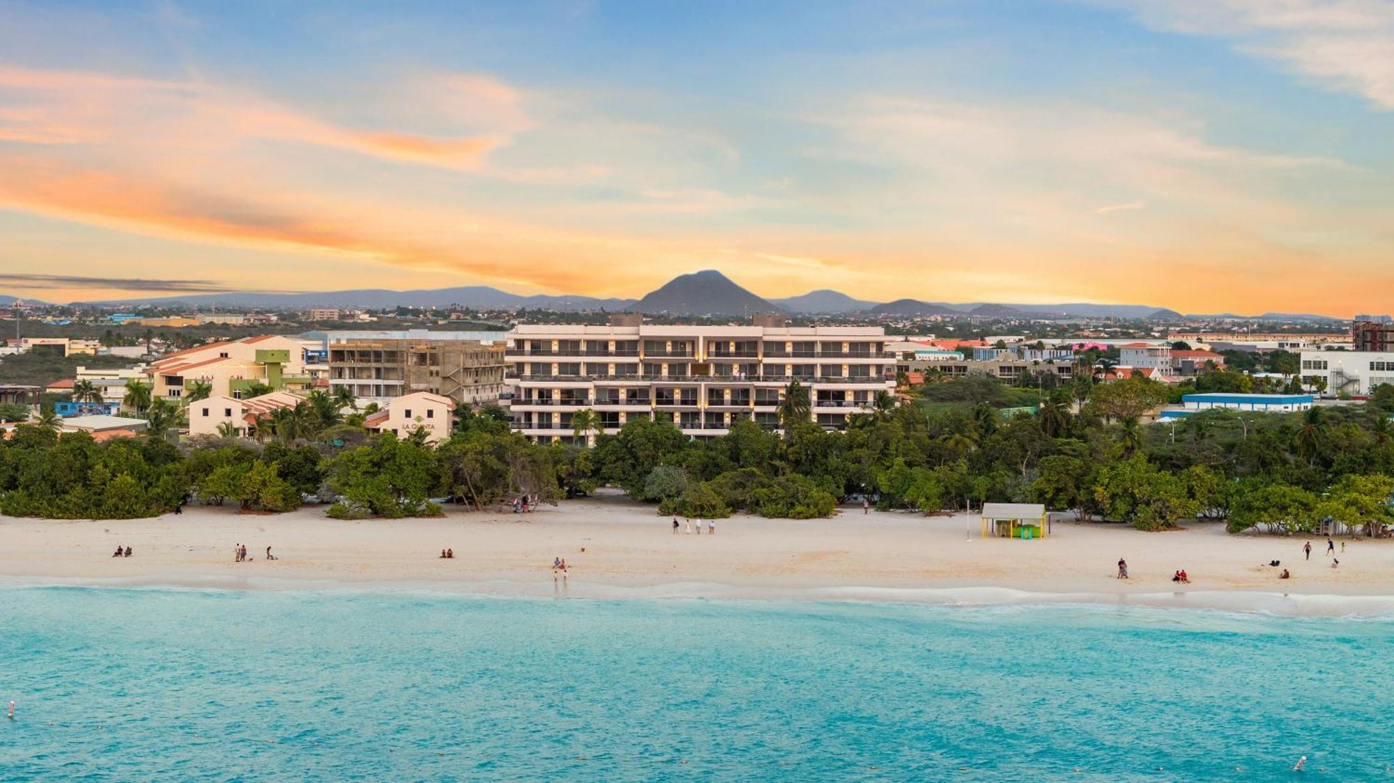 O Condominium Beachfront Residences, By Bocobay Aruba 팜비치 외부 사진