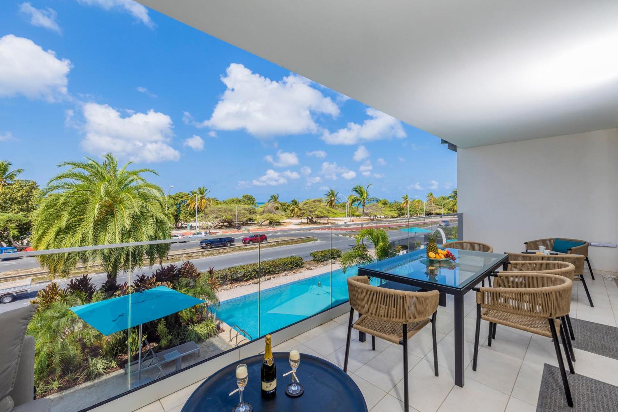 O Condominium Beachfront Residences, By Bocobay Aruba 팜비치 외부 사진