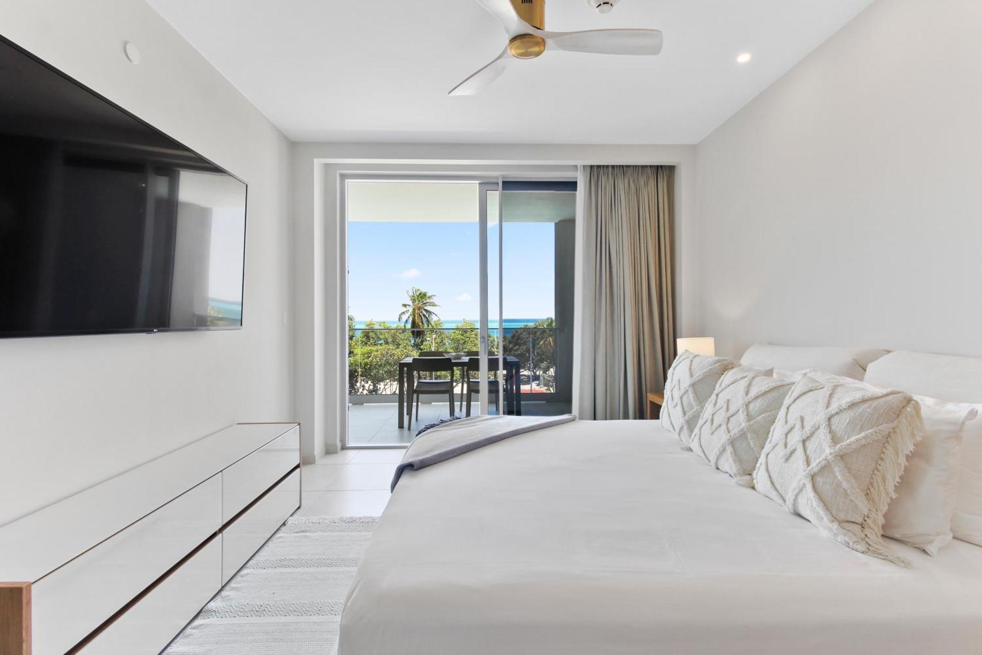 O Condominium Beachfront Residences, By Bocobay Aruba 팜비치 외부 사진