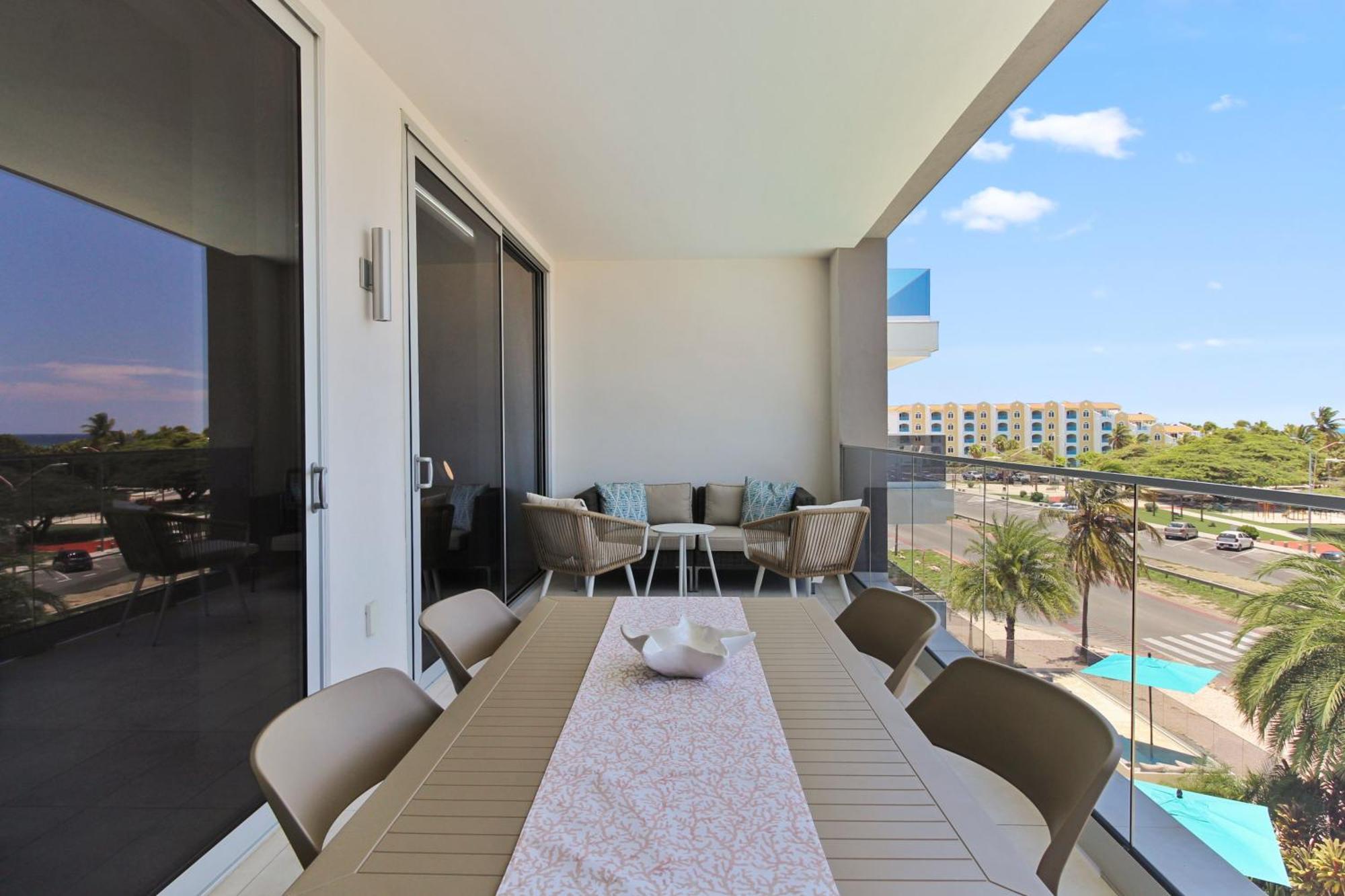 O Condominium Beachfront Residences, By Bocobay Aruba 팜비치 외부 사진
